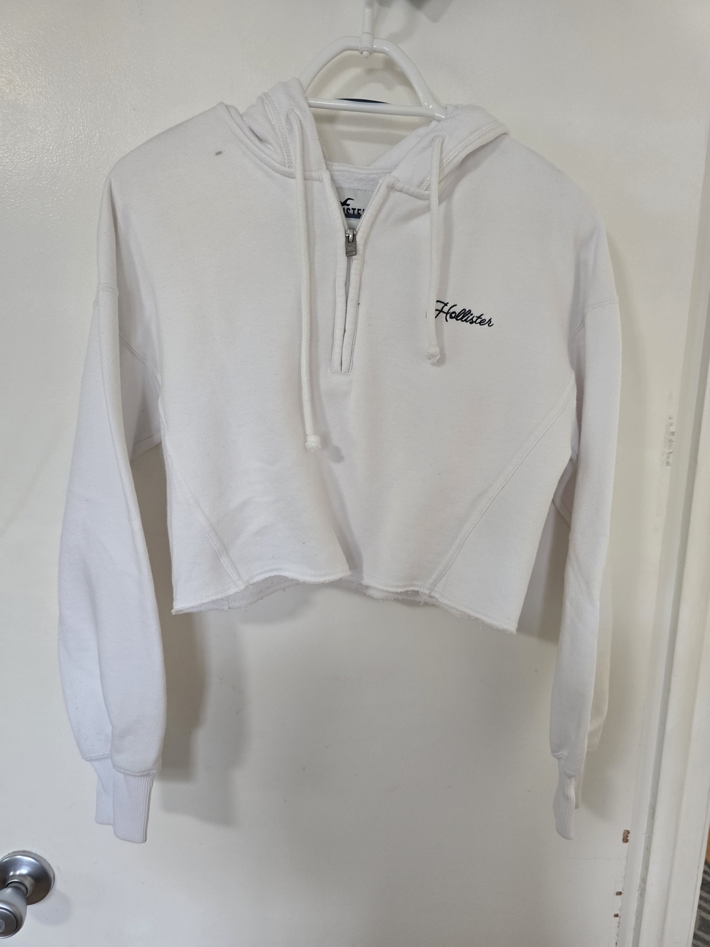 Hollister California Women's XS White Cropped Quarter Zip Hoodie